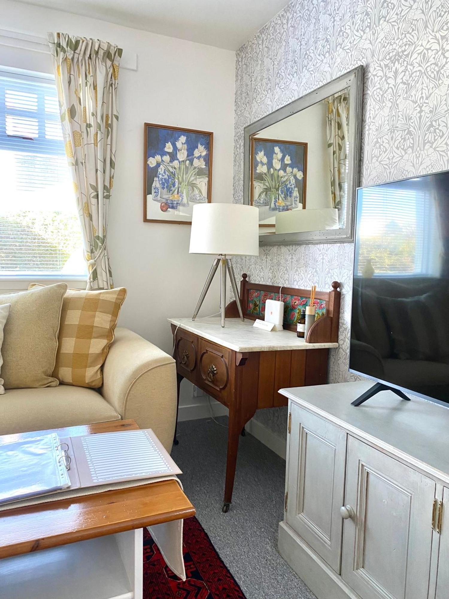 Glenburn, Private Studio Accommodation In Fochabers Exterior photo